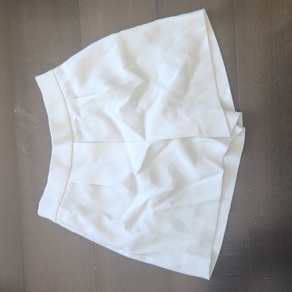 Aritzia Babaton Silver Gray Shorts - Picture 1 of 5